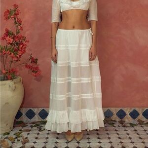 NWT mirror palais mirage bustle skirt in white rose